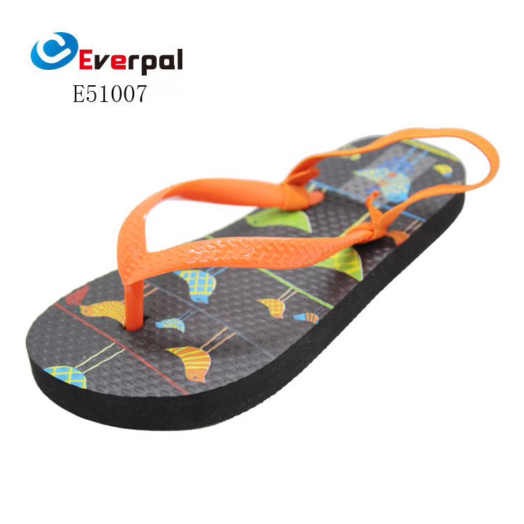 ¿Cuáles son las características de los zapatos de playa de goma para niños?
