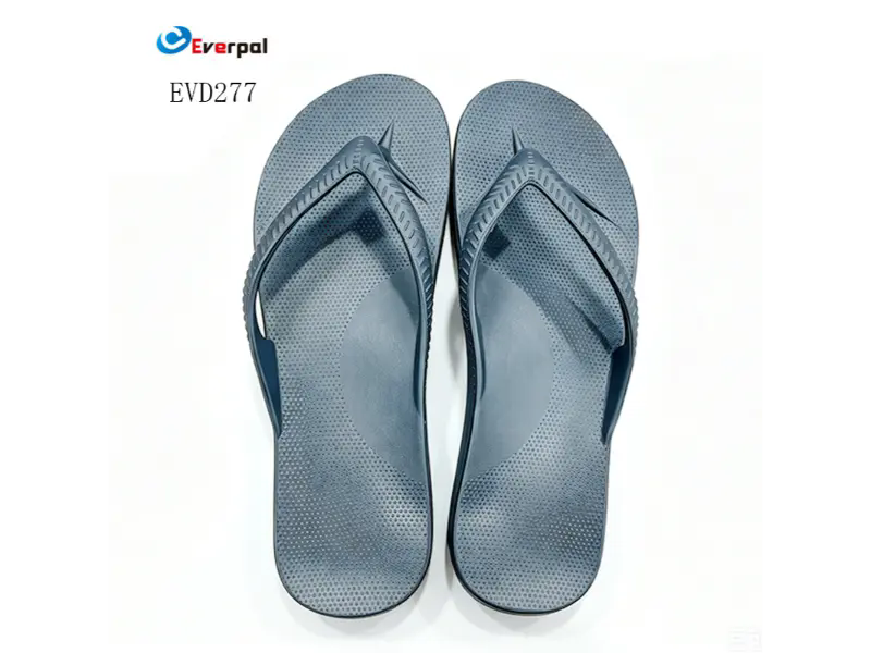 ¿Qué hace que las chanclas para mujer sean el calzado más versátil para climas cálidos?